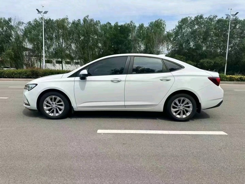 枣庄20年别克威朗7