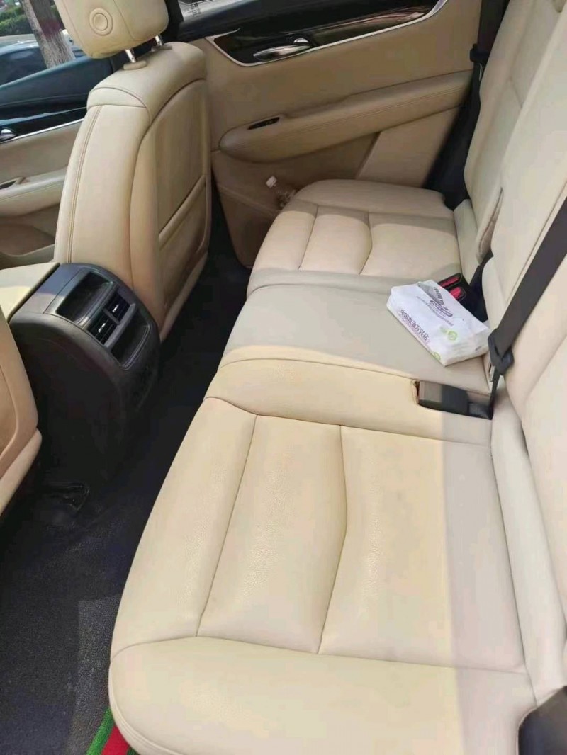 保定17年凯迪拉克XT56