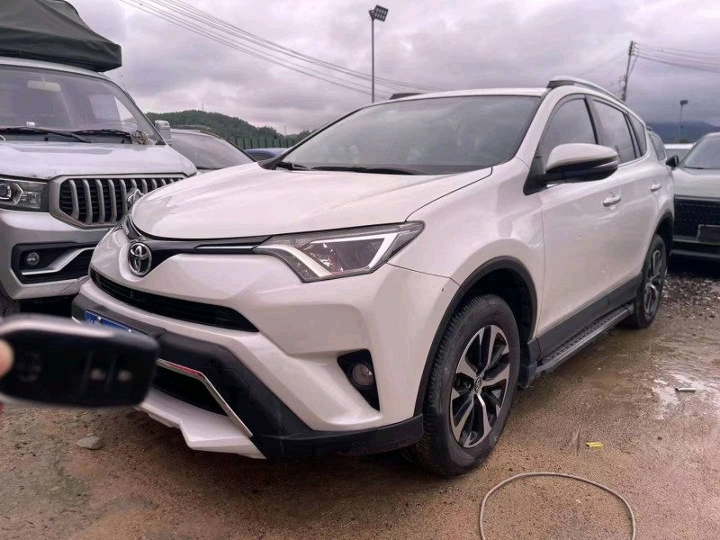 广州19年丰田RAV42