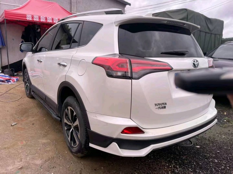 广州19年丰田RAV47
