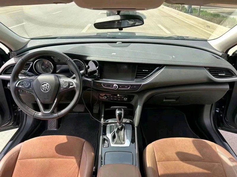 枣庄19年别克君威7