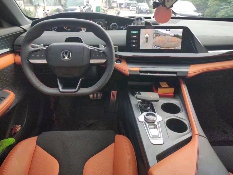 南京23年長安汽車UNI-V6