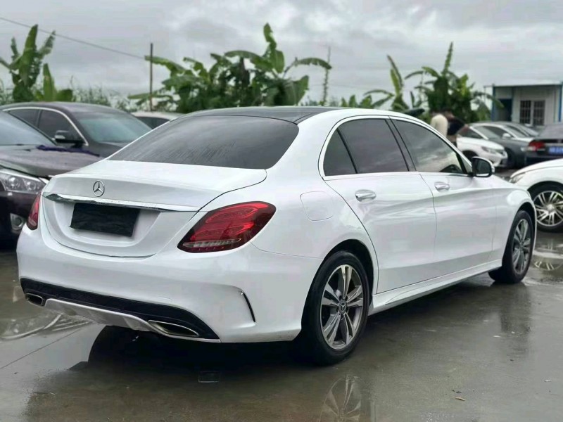 广州17年奔驰C8