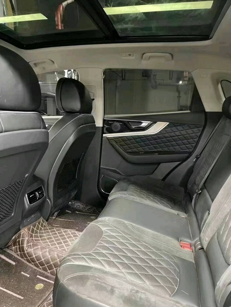 成都21年红旗HS57