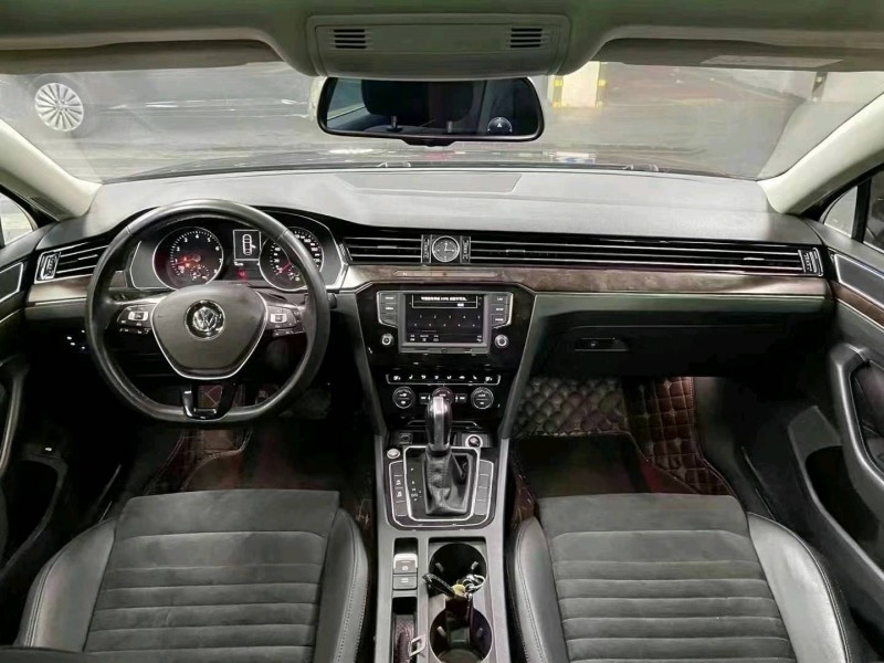 成都17年大众迈腾9