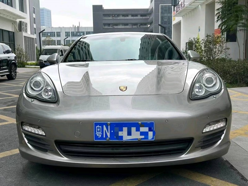 深圳12年保时捷帕拉梅拉1
