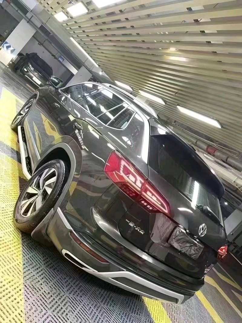 成都20年大众探锐4