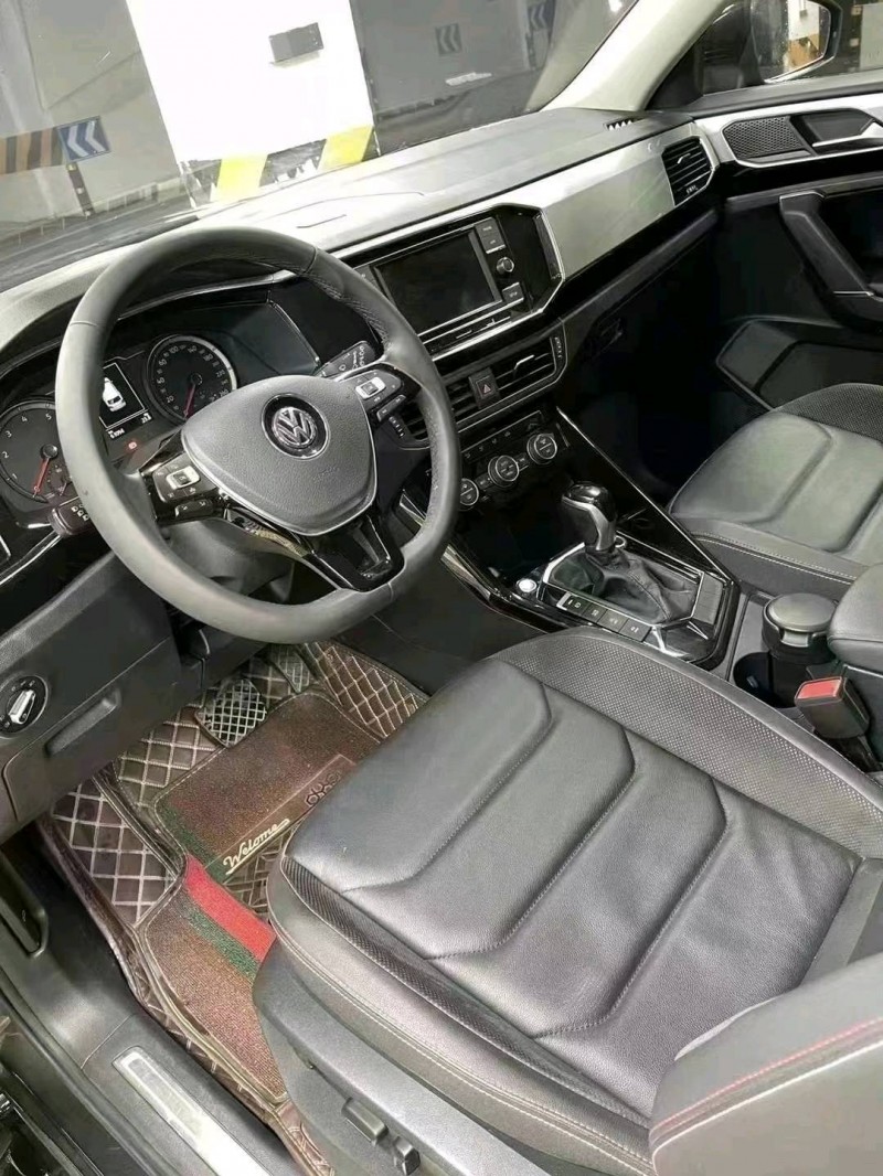 成都20年大众探锐6