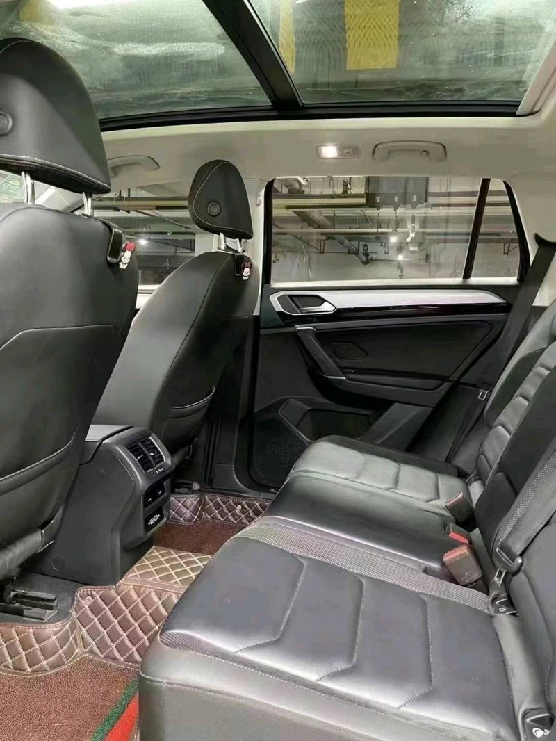 成都20年大众探锐7