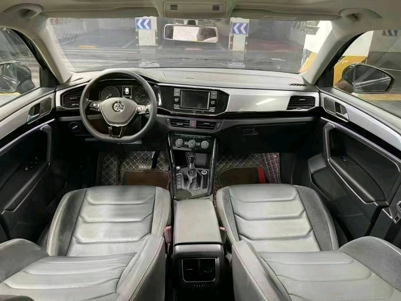 成都20年大众探锐9