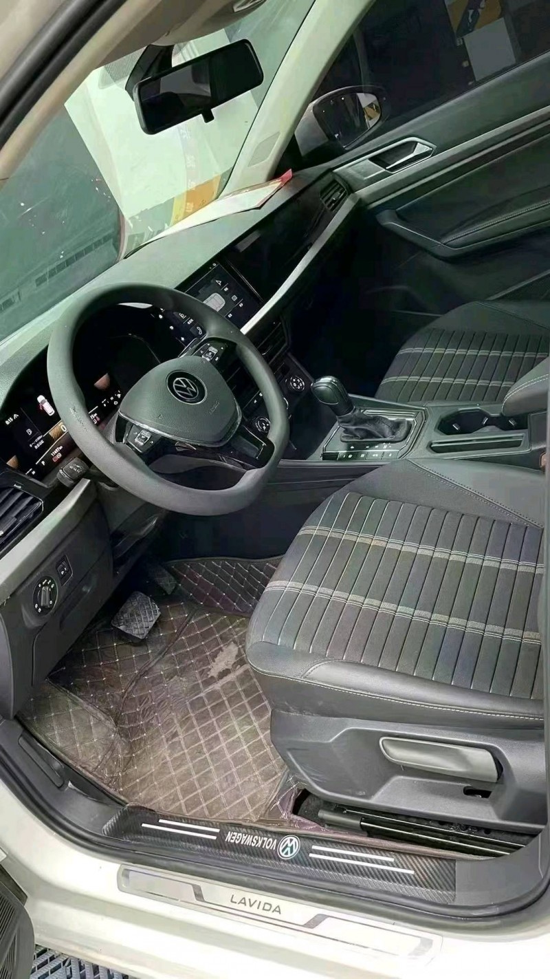 成都22年大众朗逸6