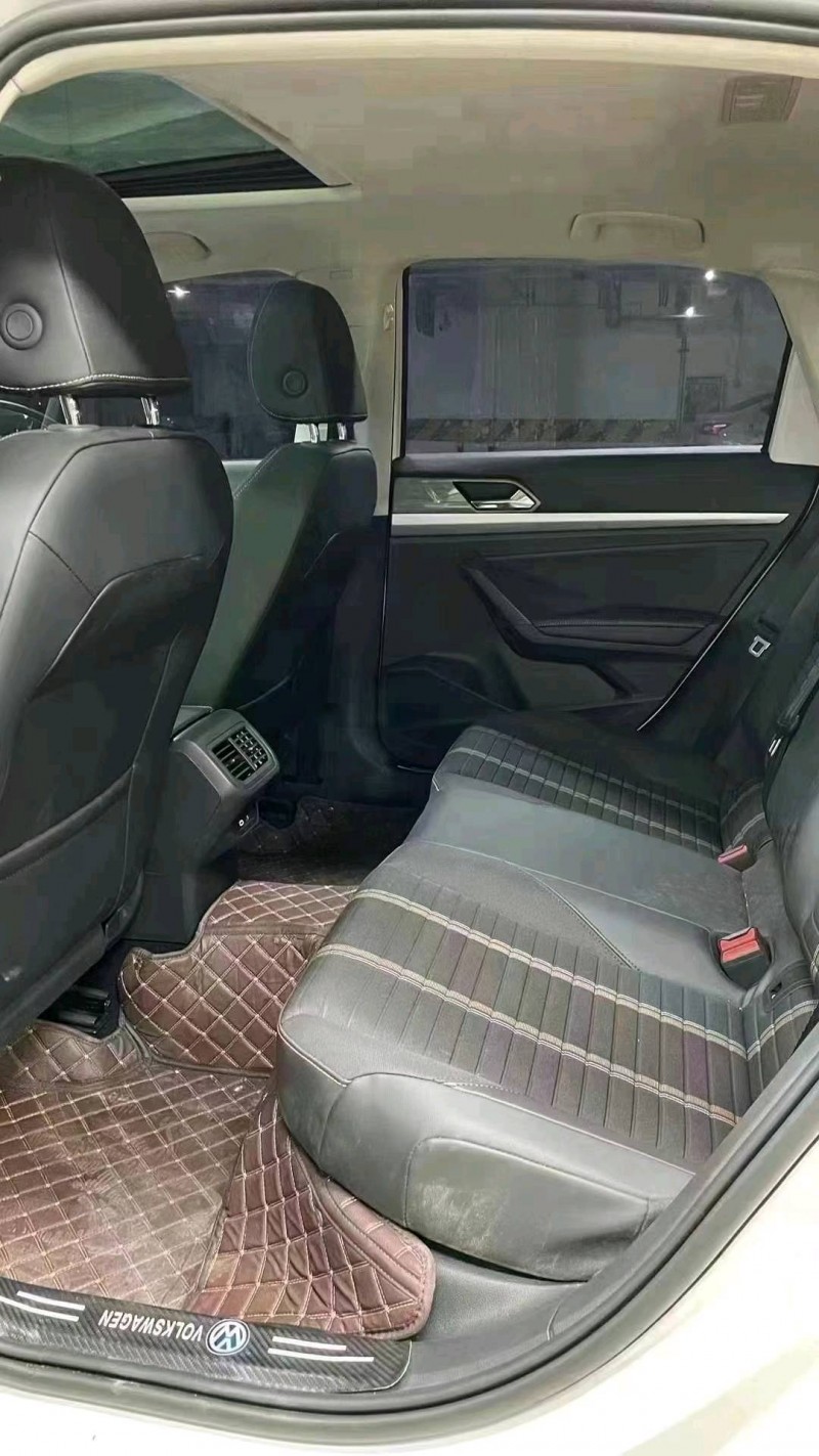 成都22年大众朗逸7