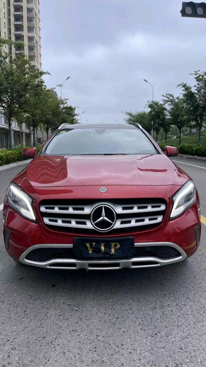 徐州18年奔驰GLA1