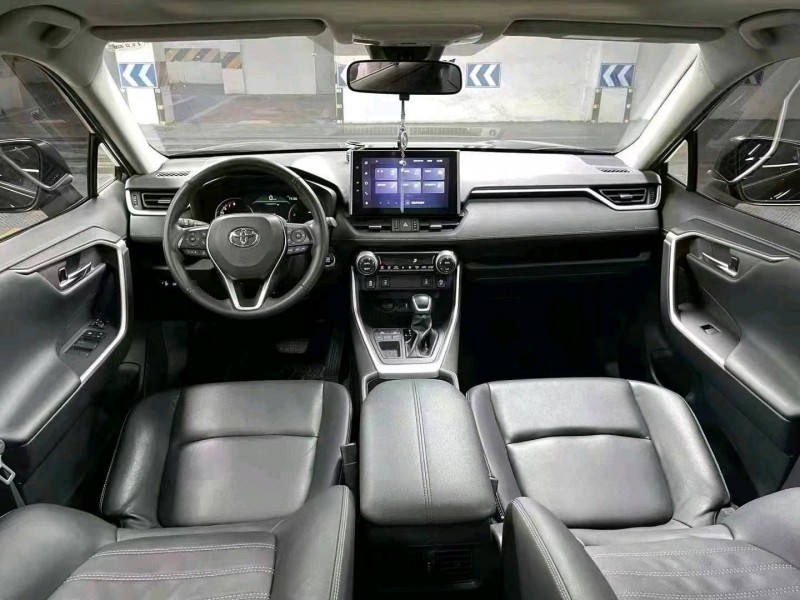 成都22年丰田RAV4荣放9