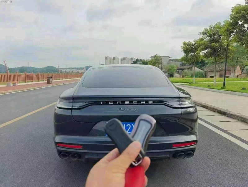 广州22年保时捷帕拉梅拉9