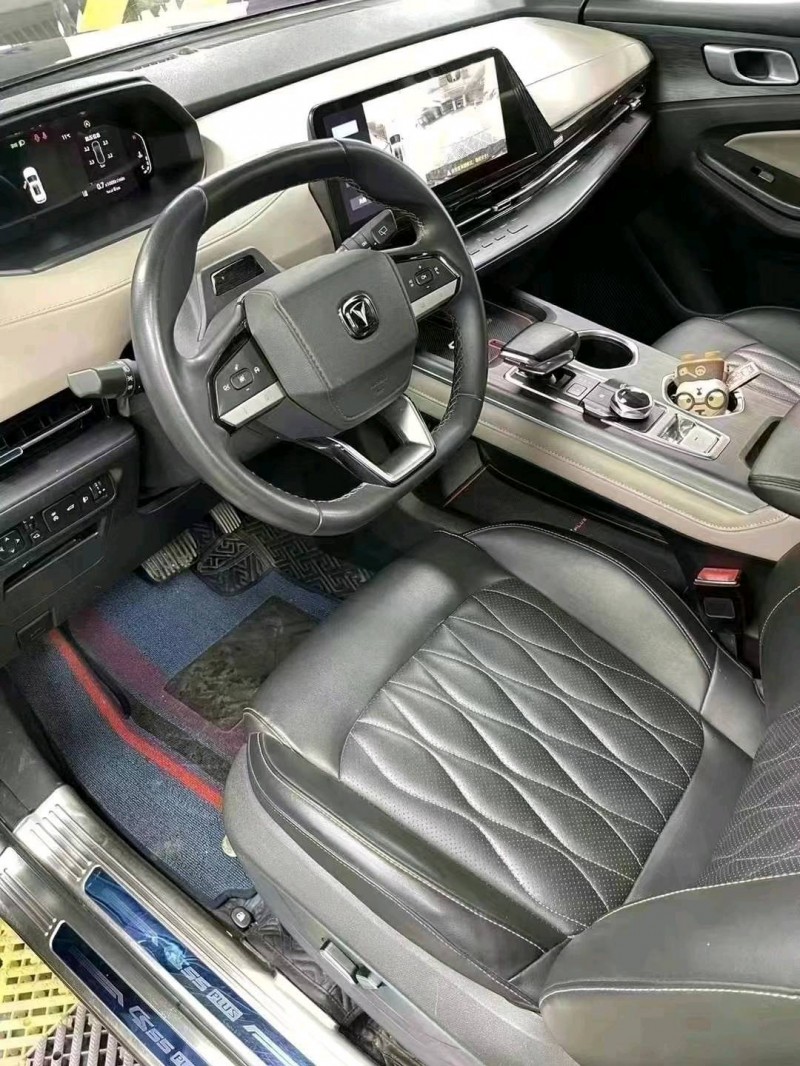 成都22年长安汽车CS556