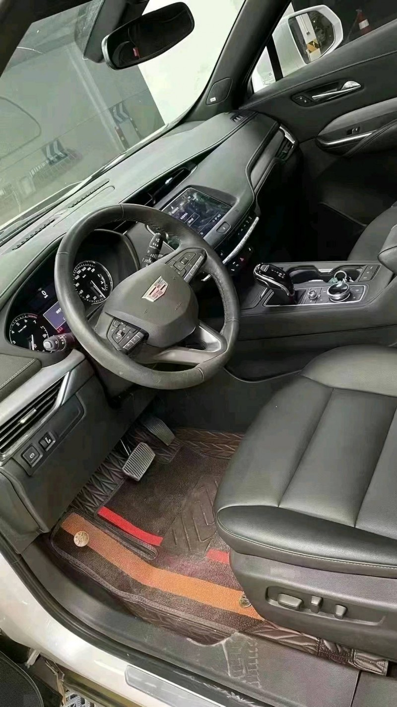 成都21年凯迪拉克XT46