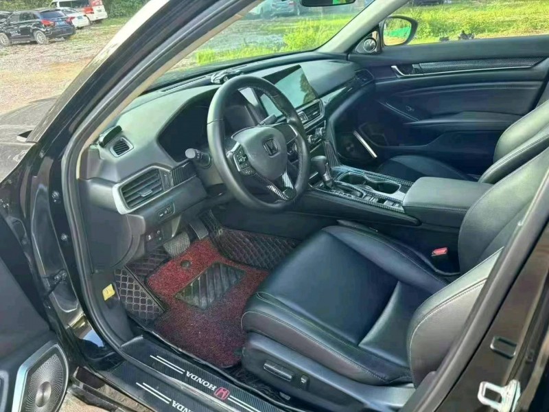 汕头21年本田雅阁7