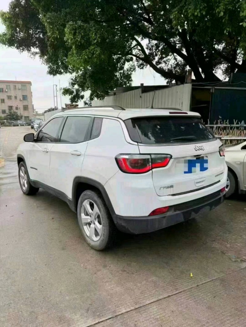 安順20年Jeep指南者8
