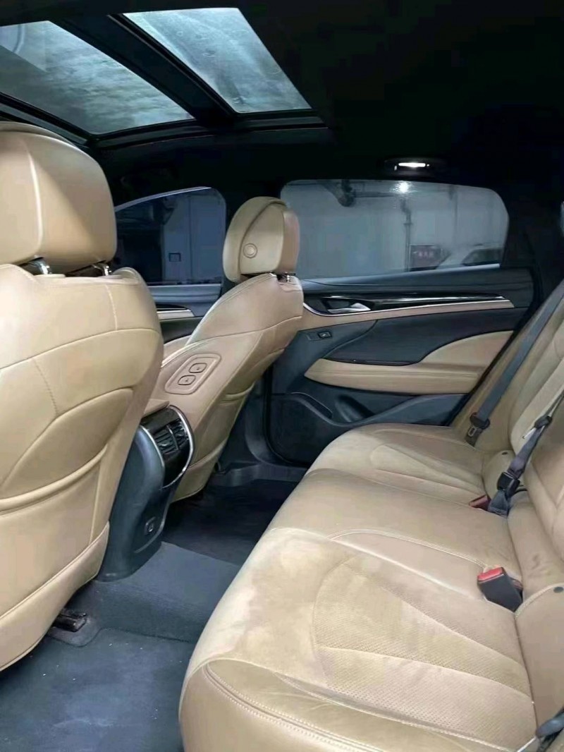 成都18年别克君越7