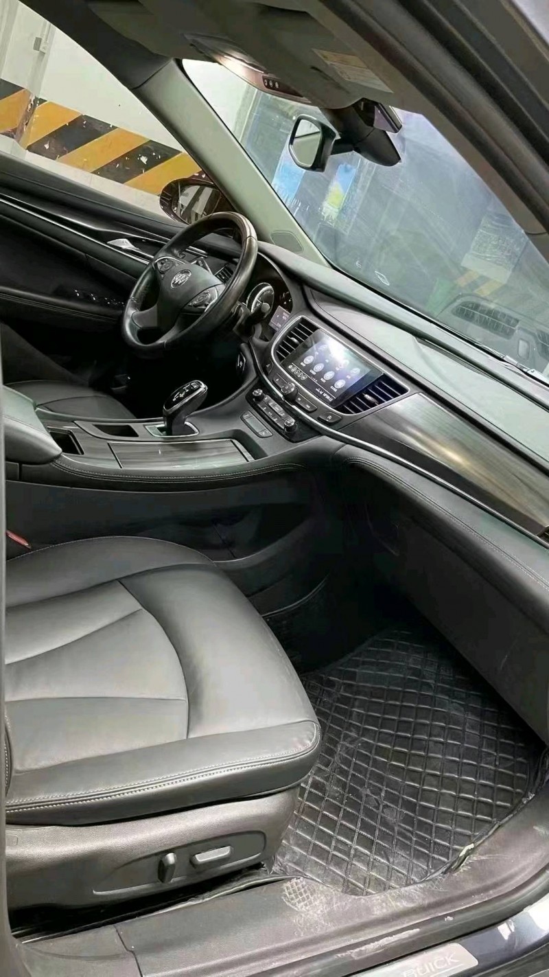 成都21年别克君越8