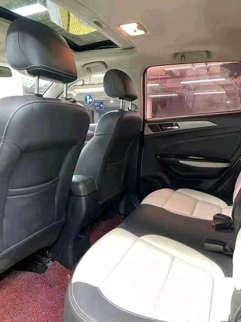 成都18年长安汽车CS357