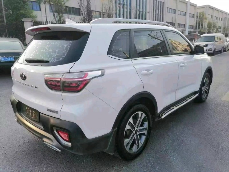 潍坊19年起亚智跑7