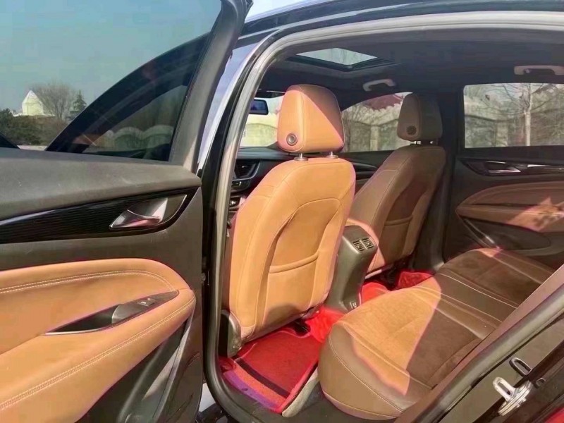 青岛18年别克君威4