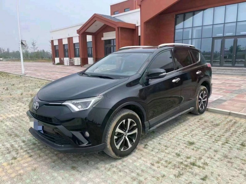 济宁19年丰田RAV4荣放3