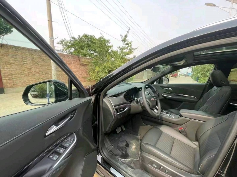 保定22年凯迪拉克XT44