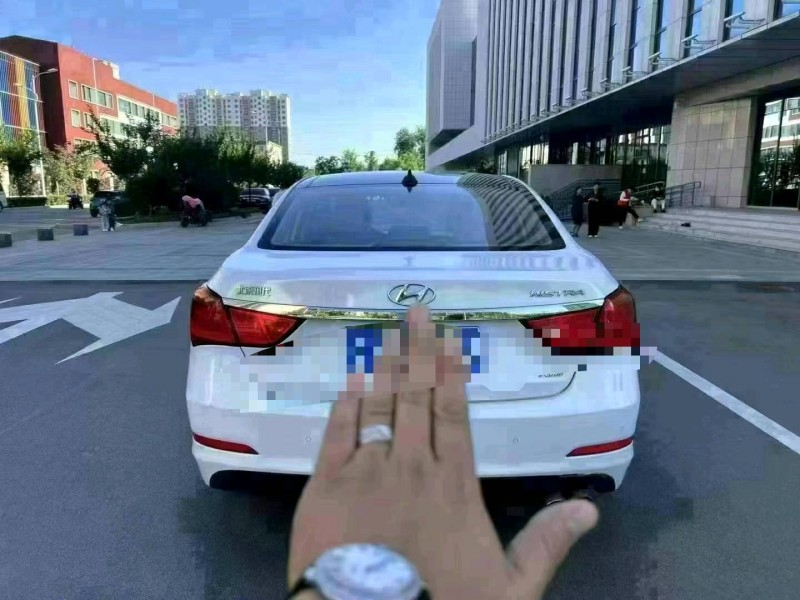 济南17年现代名图9