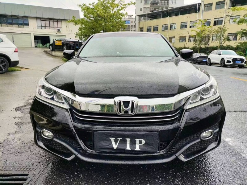 广州17年本田雅阁1