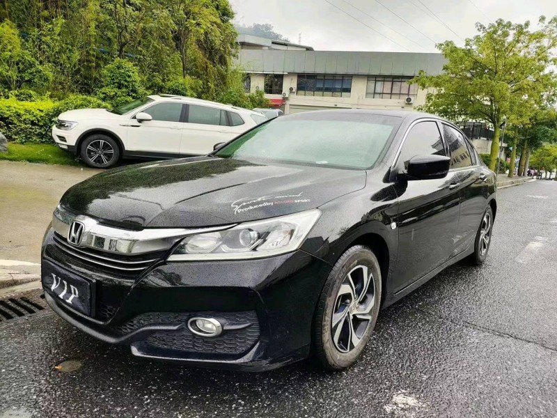 广州17年本田雅阁2