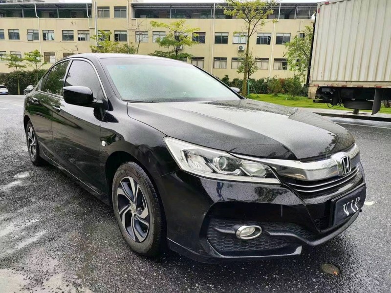 广州17年本田雅阁3