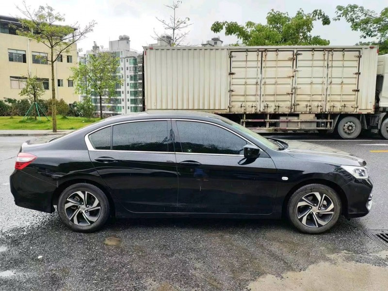 广州17年本田雅阁4