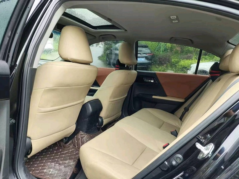 广州17年本田雅阁8