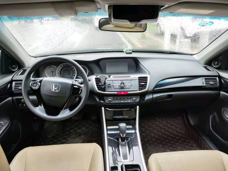 广州17年本田雅阁9