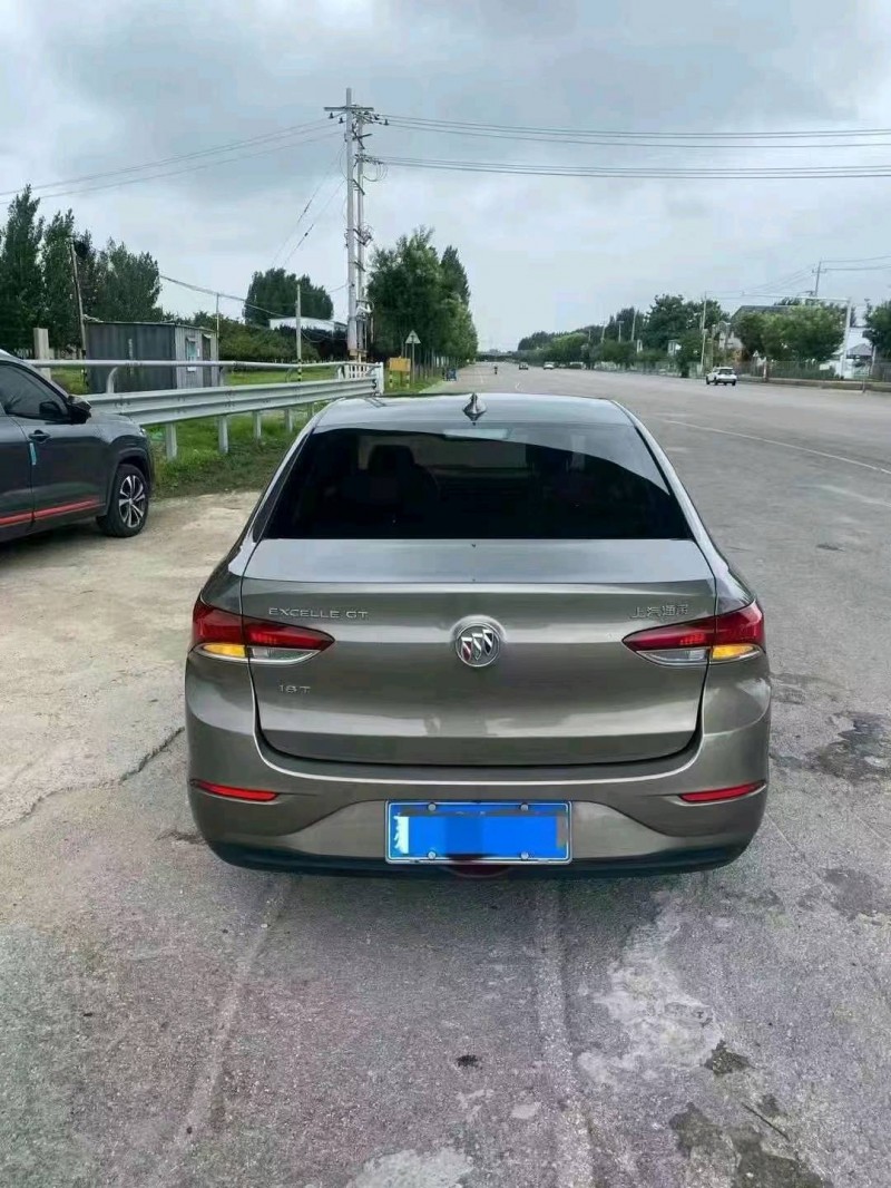 枣庄19年别克英朗2