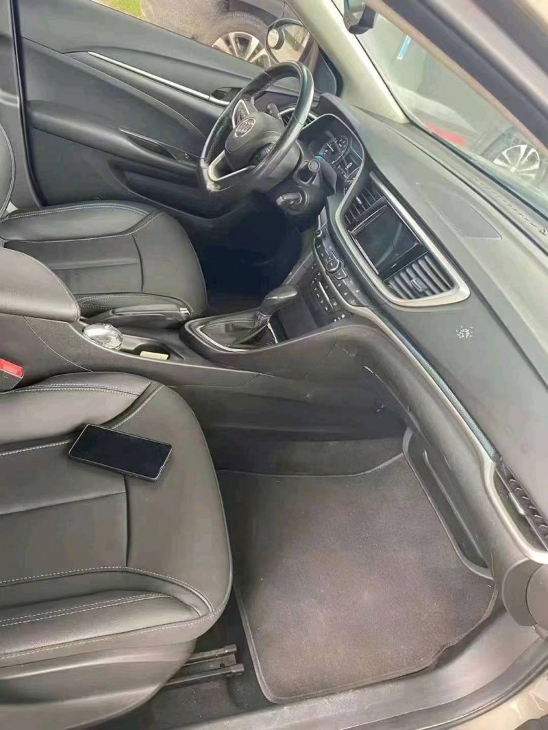 枣庄19年别克英朗7