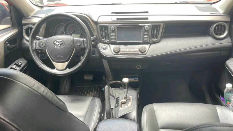 襄陽13年豐田RAV46