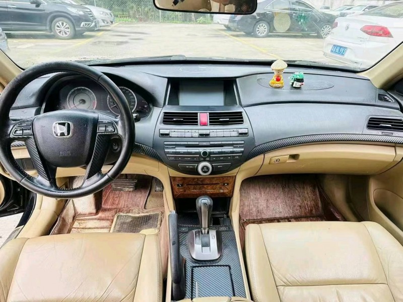 广州12年本田雅阁5