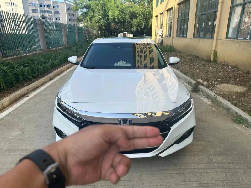 武汉22年本田雅阁1