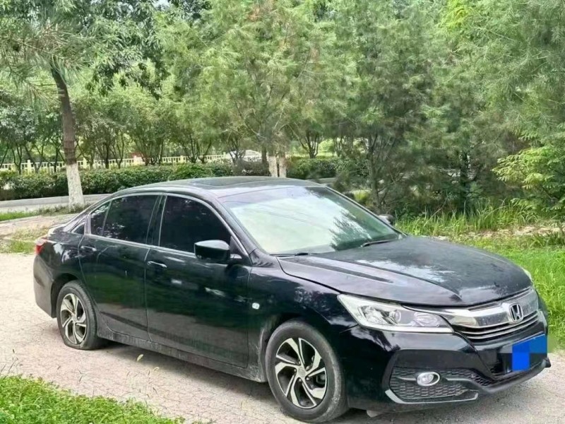 济南17年本田雅阁2