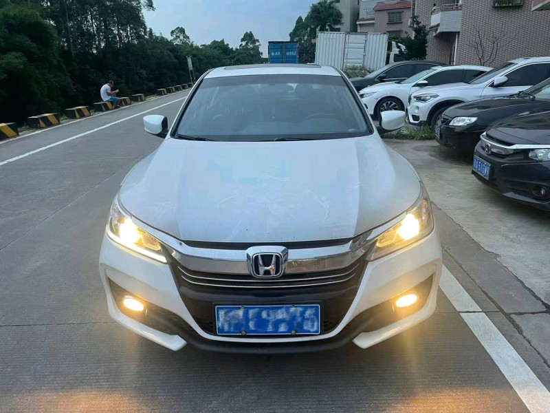 济南17年本田雅阁1