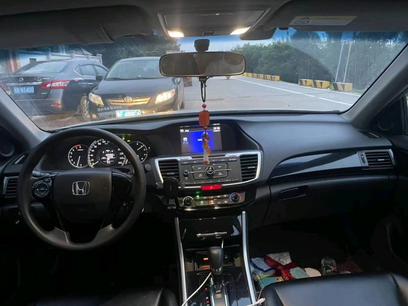 济南17年本田雅阁4