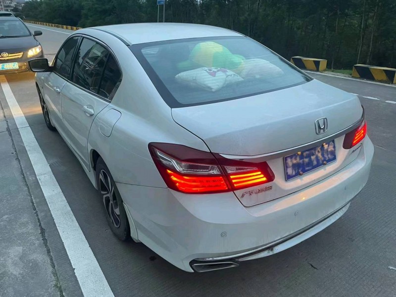 济南17年本田雅阁7