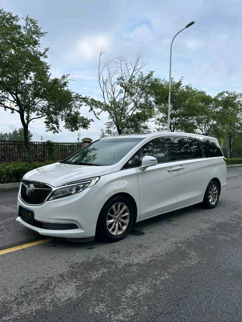 徐州17年别克GL82