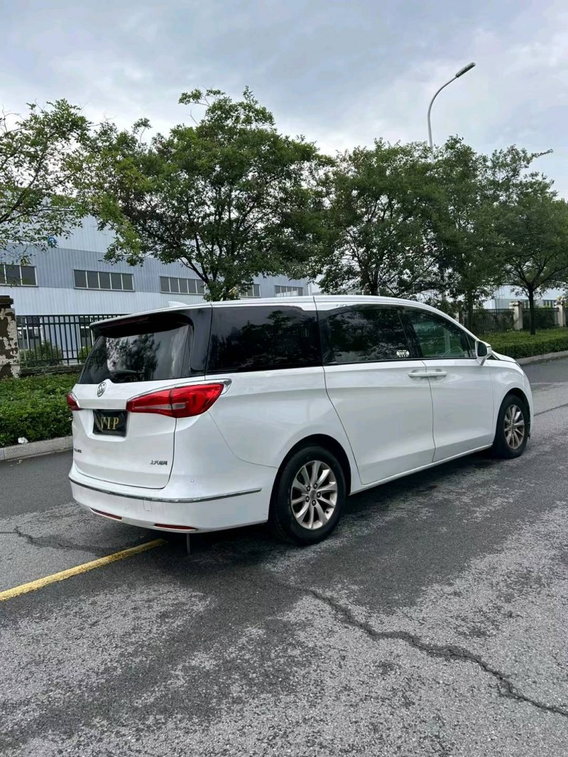 徐州17年别克GL85