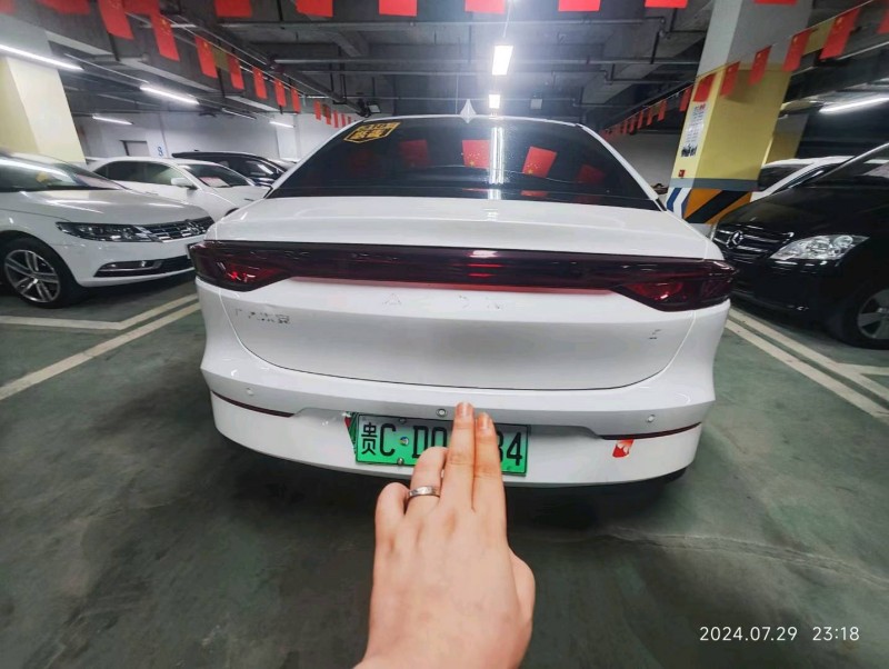 成都23年传祺埃安S7