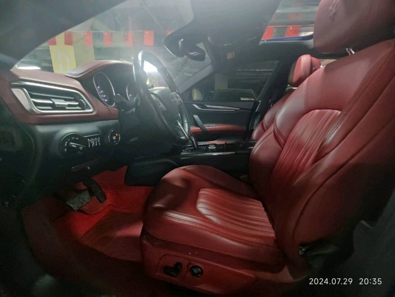 成都20年玛莎拉蒂Ghibli4